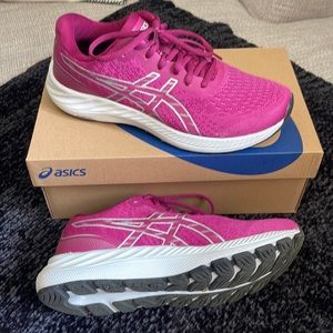 ASICS Ortholite fushia color size 8.5